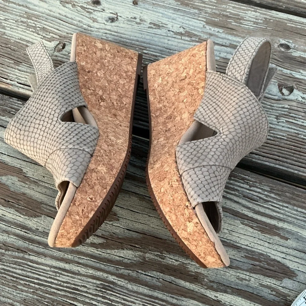 Clarks Collection Annadel Sky Leather Women Sandal Wedge Sz 8.5